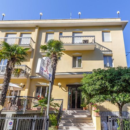 Hotel Parco Fellini Rimini Buitenkant foto