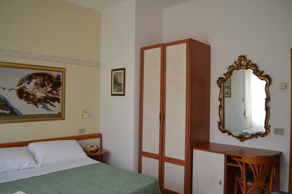 Hotel Parco Fellini Rimini Buitenkant foto