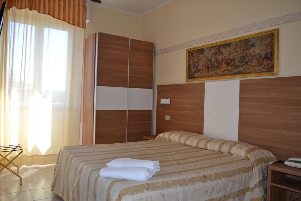 Hotel Parco Fellini Rimini Buitenkant foto
